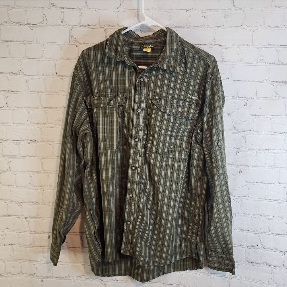 Men's Cabela's longsleeve button-down shirt, size Large